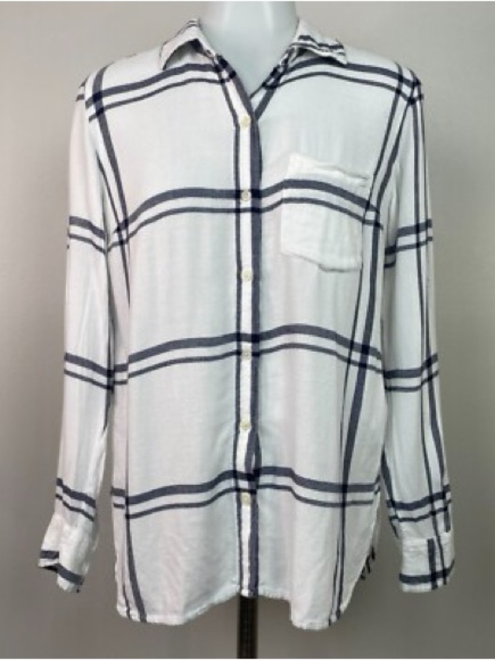 Old Navy The Classic Shirt White Button-Down with Navy Plaid